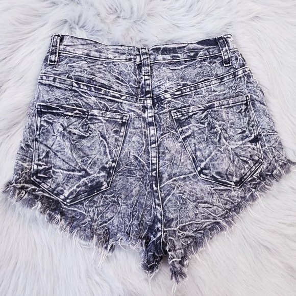 🌞 Aphrodite Los Angeles Destructed Denim Shorts - Picture 2 of 4